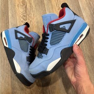 Travis Scott Jordan 4